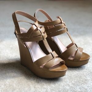 Nude Wedges